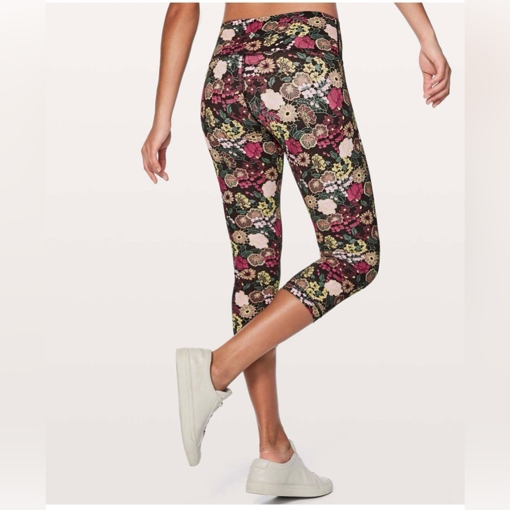 Lululemon Wunder Under Hi-Rise Fluorolace Cropped Leggings